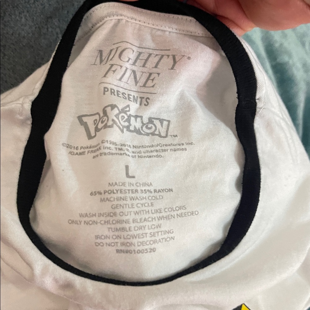 Mighty Fine Juniors Pokemon Pikachu Face White Shirt Large - Picture 3 of 3